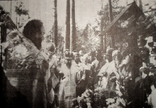 Панихида на могиле старца Серафима 24 августа 1990 года.