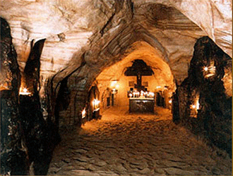 Святые пещеры Псково-Печерского монастыря